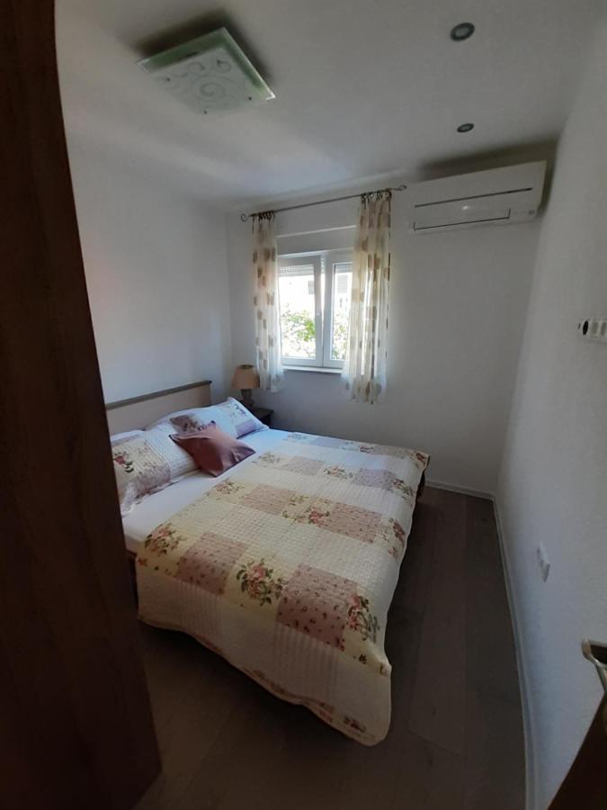 Apartment Lucky With Jacuzzi Trogir Exteriér fotografie