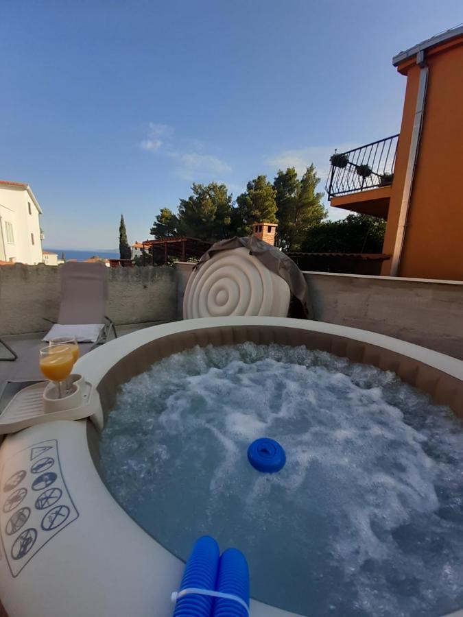 Apartment Lucky With Jacuzzi Trogir Exteriér fotografie