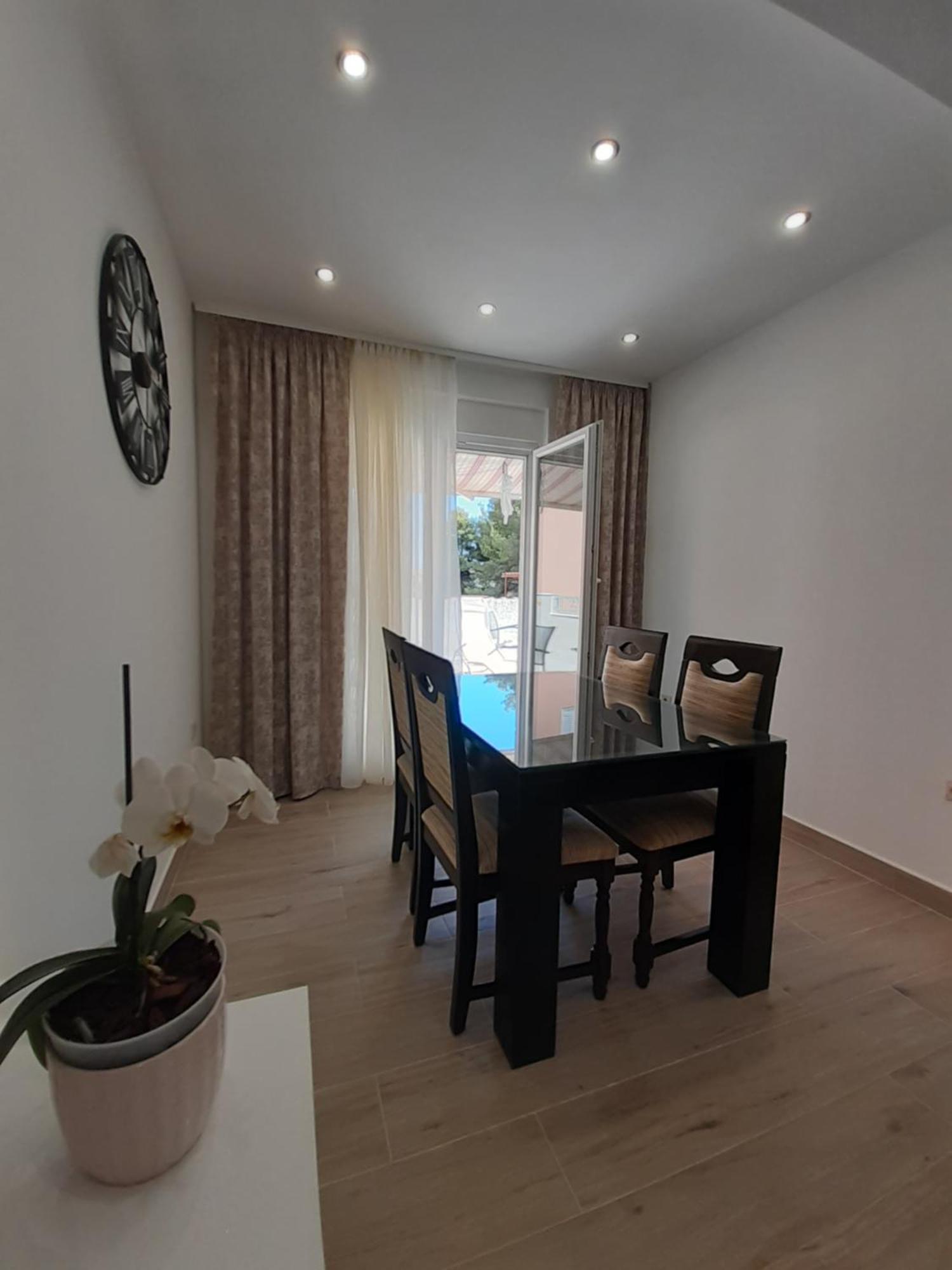Apartment Lucky With Jacuzzi Trogir Pokoj fotografie