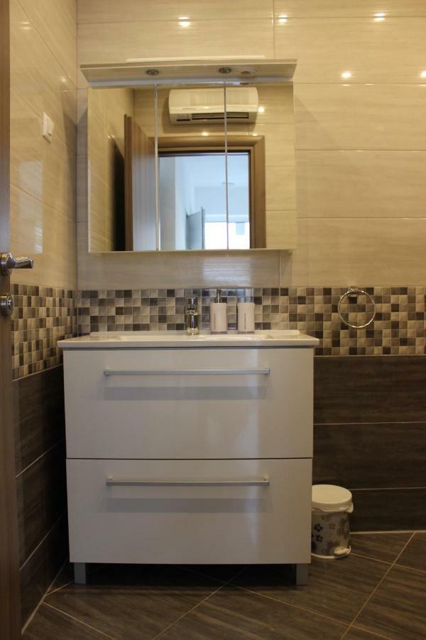 Apartment Lucky With Jacuzzi Trogir Exteriér fotografie