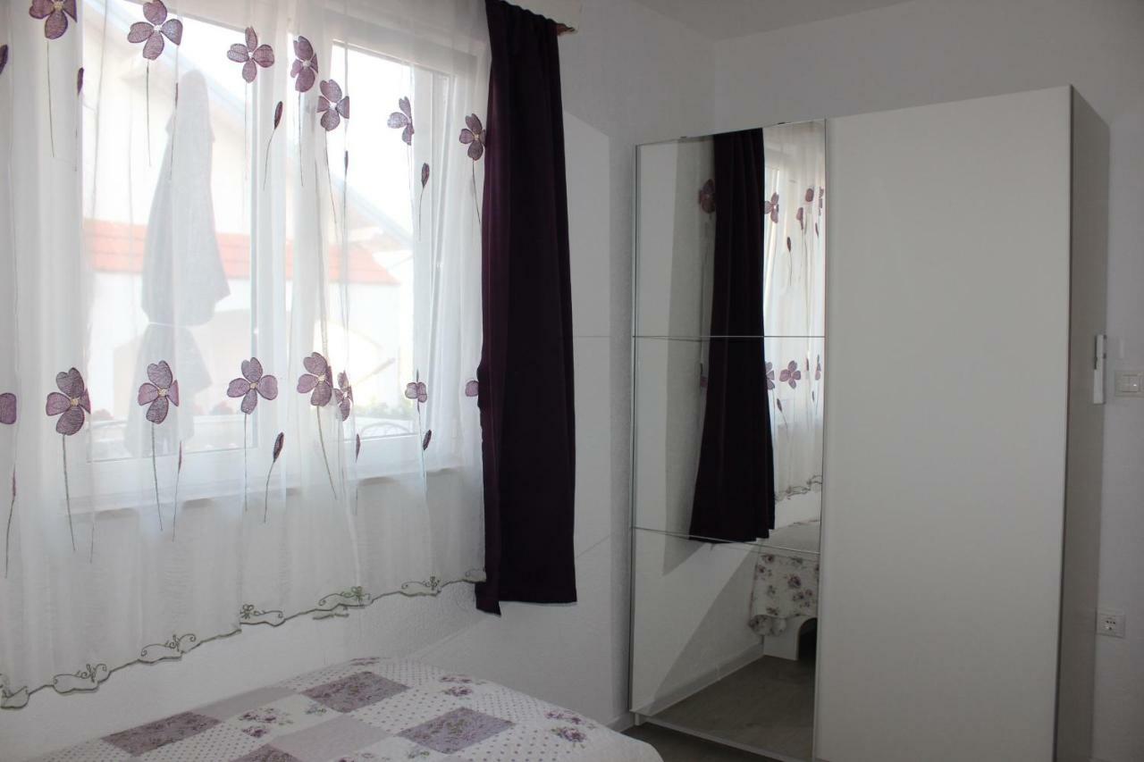Apartment Lucky With Jacuzzi Trogir Exteriér fotografie